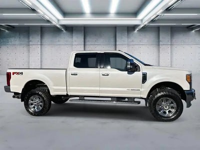 2017 Ford F-350 Super Duty 4X4 King Ranch 4DR Crew Cab 6.8 FT. SB SRW Pickup