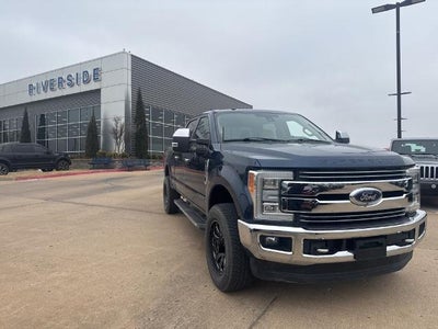 2017 Ford F-350 Super Duty 4X4 Lariat 4DR Crew Cab 6.8 FT. SB SRW Pickup