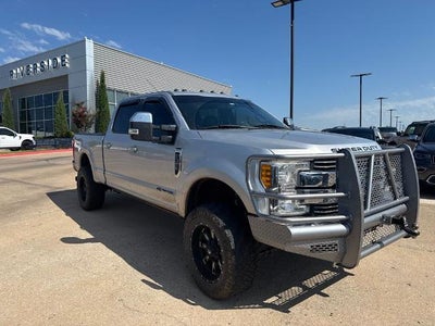 2017 Ford F-350 Super Duty 4X4 Lariat 4DR Crew Cab 6.8 FT. SB SRW Pickup