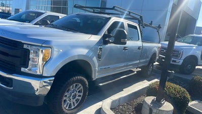 2017 Ford F-350 Super Duty 4X4 XL 4DR Crew Cab 6.8 FT. SB SRW Pickup