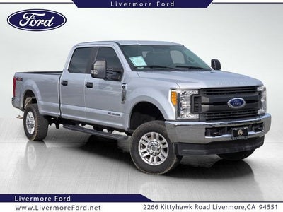 2017 Ford F-350 Super Duty 4X4 Lariat 4DR Crew Cab 8 FT. LB SRW Pickup