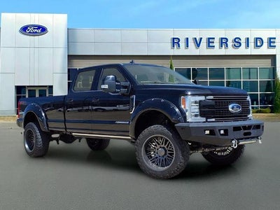 2019 Ford F-350 Super Duty 4X4 Platinum 4DR Crew Cab 6.8 FT. SB SRW Pickup