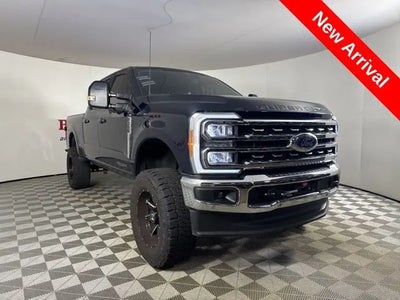 2023 Ford F-350 Super Duty 4X4 Lariat 4DR Crew Cab 6.8 FT. SB SRW Pickup
