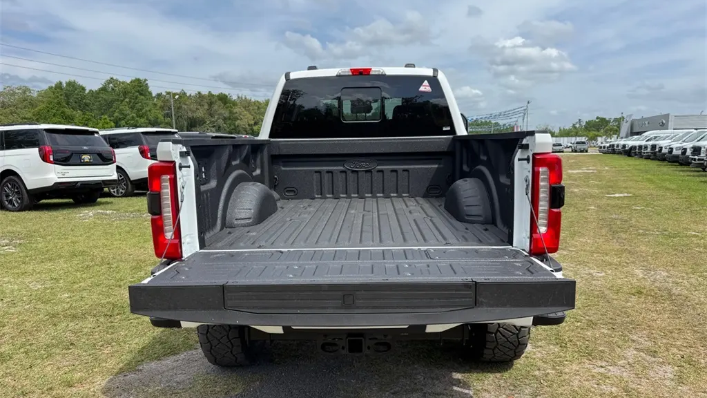 2025 Ford F-350 Super Duty XLT