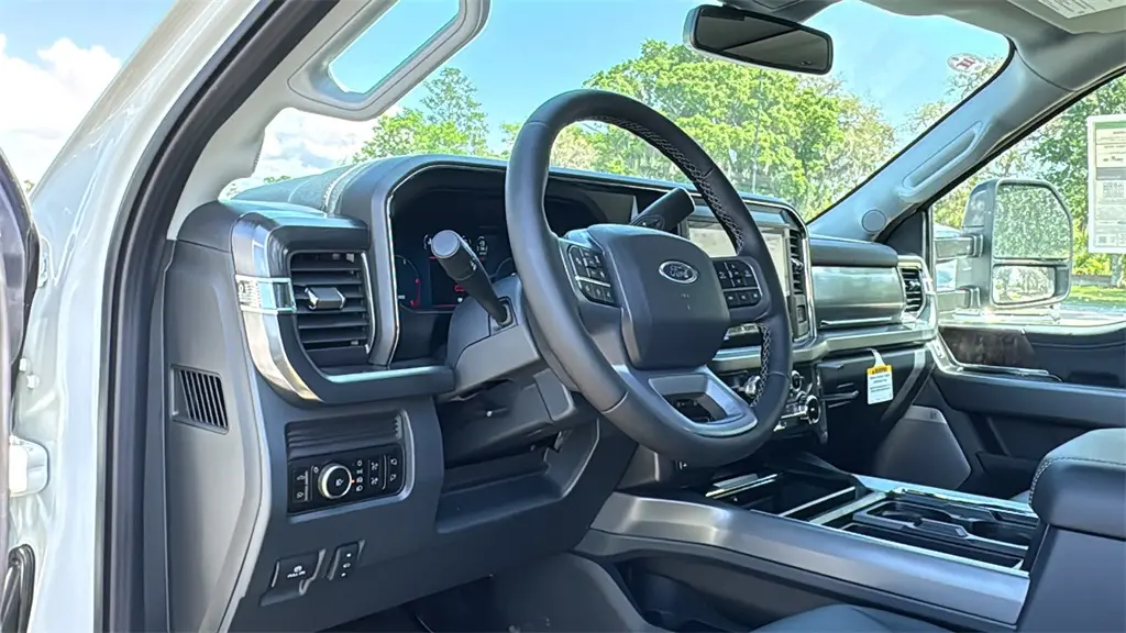 2025 Ford F-350 Super Duty XLT