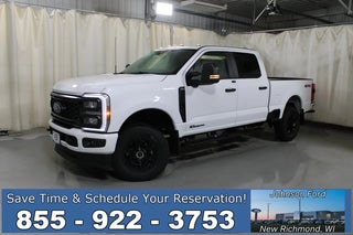 2026 Ford F-350 Super Duty with Oxford White Exterior