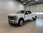 2023 F-350 Super Duty Thumbnail 3