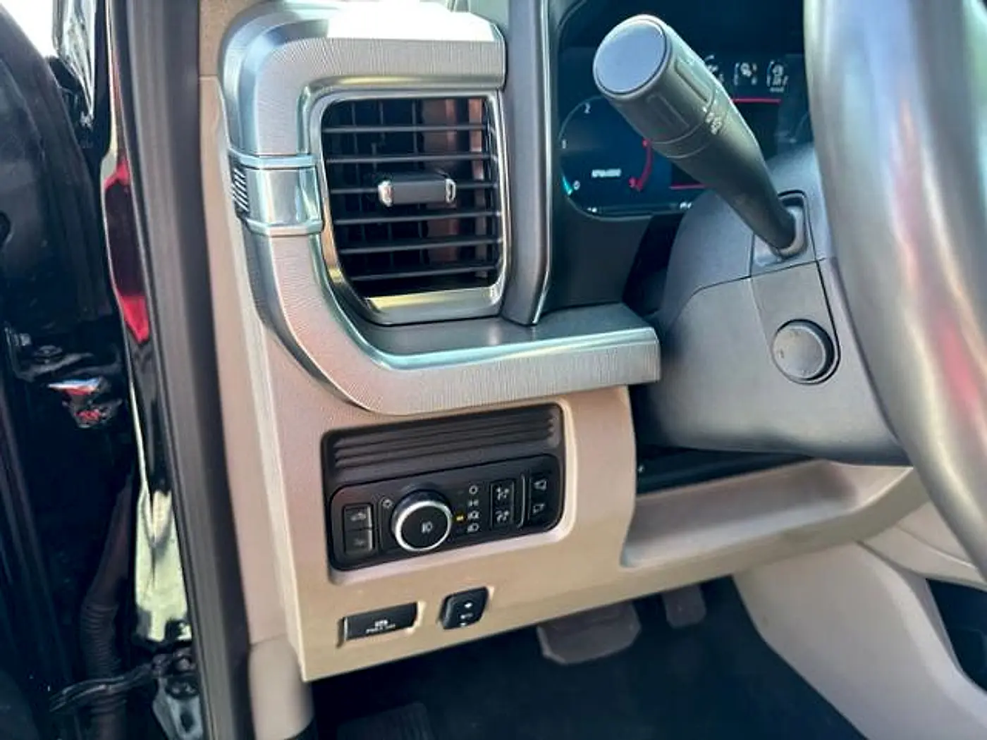 2025 Ford F-350 - $88,990