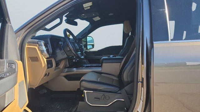 2023 Ford F-350 Super Duty Platinum