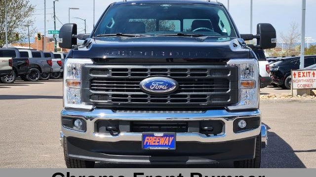 2025 Ford F-350 Super Duty Platinum