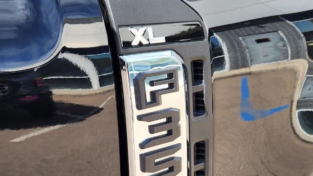 2025 Ford F-350 Super Duty Platinum