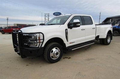 2023 Ford F-350 Super Duty 4X4 Lariat 4DR Crew Cab 8 FT. LB DRW Pickup