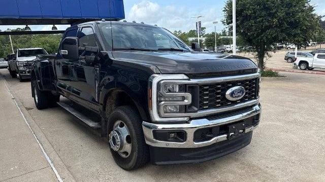 2025 Ford F-350 Super Duty Platinum