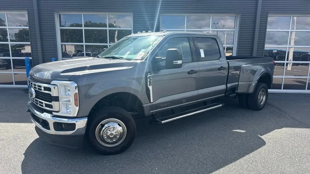 Preowned 2024 Ford F-350 Super Duty Lariat for Sale