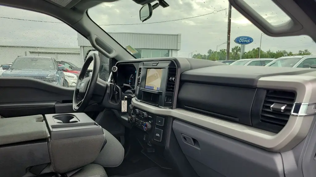 2026 Ford F-350 Super Duty XLT