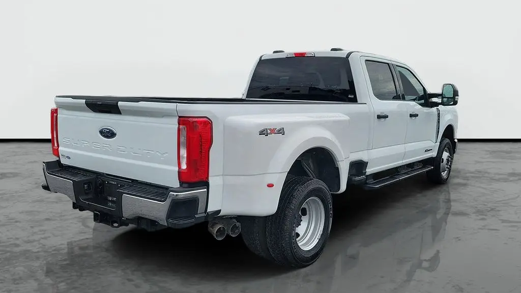 2026 Ford F-350 Super Duty XLT
