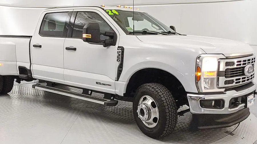 Preowned 2024 Ford F-350 Super Duty Lariat for Sale