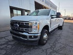 2025 F-350 Super Duty Thumbnail 2