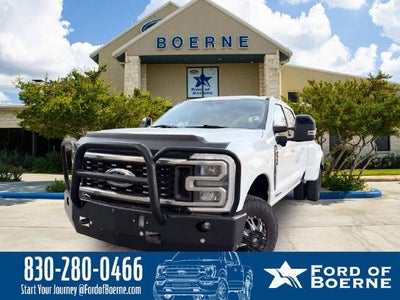 2025 Ford F-350 Super Duty 4X4 Lariat 4DR Crew Cab 8 FT. LB DRW Pickup