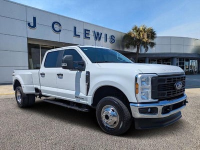 2025 Ford F-350 Super Duty 4X4 XL 4DR Crew Cab 8 FT. LB DRW Pickup
