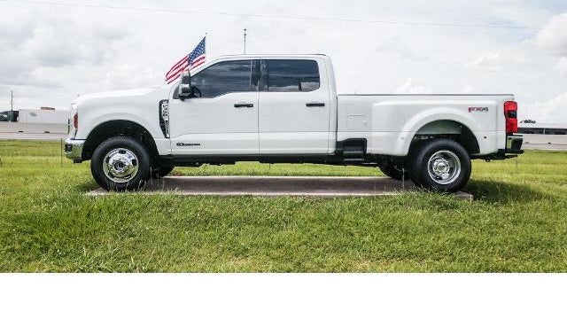 2025 Ford F-350 Super Duty Platinum
