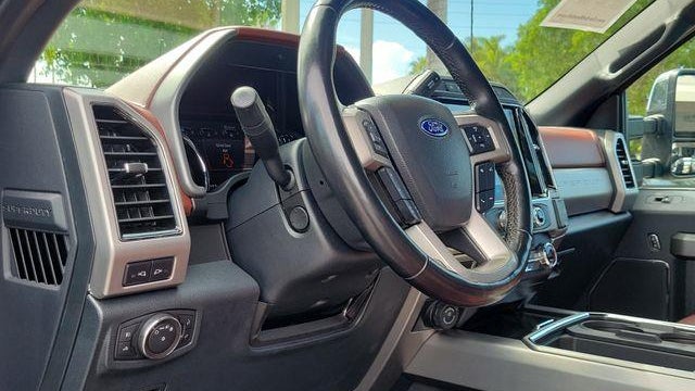 2022 Ford F-350 Super Duty Platinum