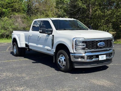 Photo of a 2025 Ford F-350 Super Duty 4X4 Lariat 4DR Crew Cab 8 FT. LB DRW Pickup for sale