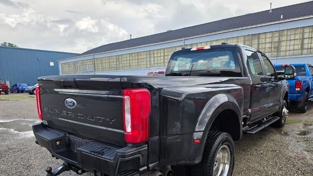 2025 Ford F-350 Super Duty Platinum