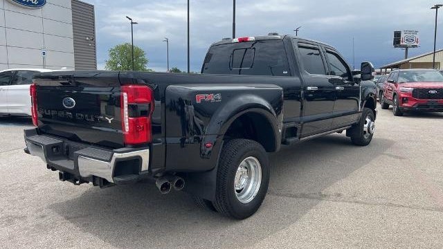2025 Ford F-350 Super Duty Platinum