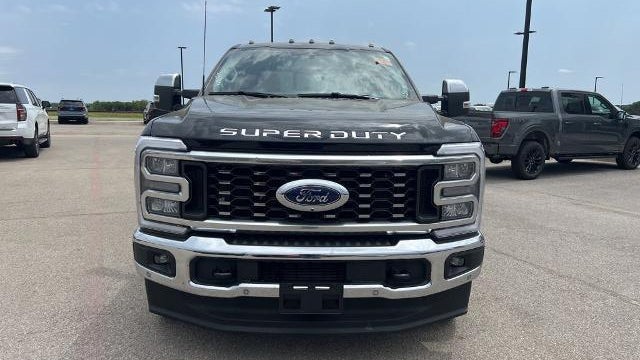 2025 Ford F-350 Super Duty Platinum