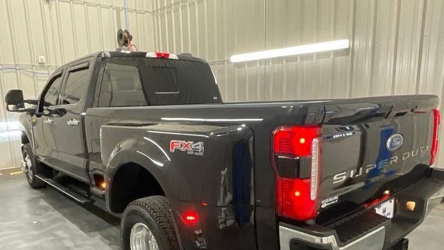 2025 Ford F-350 Super Duty Platinum