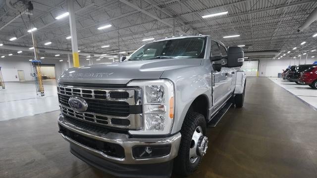 2023 Ford F-350 Super Duty Platinum