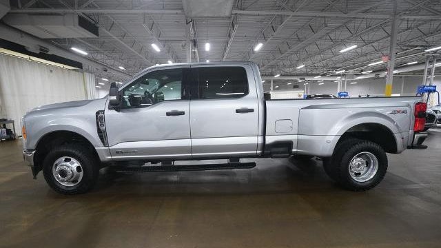 2023 Ford F-350 Super Duty Platinum