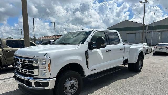 2025 Ford F-350 Super Duty Platinum