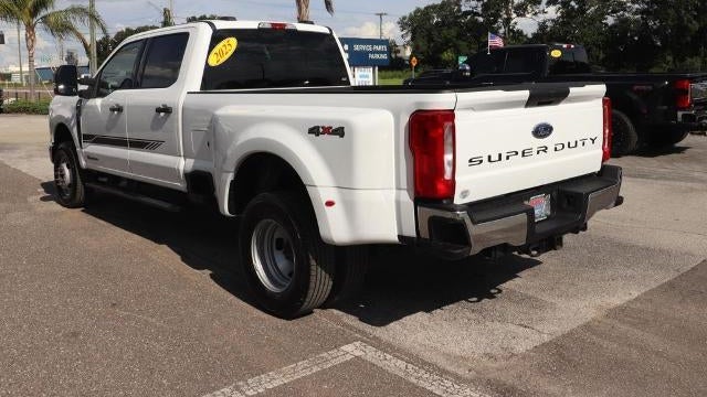 2025 Ford F-350 Super Duty Platinum