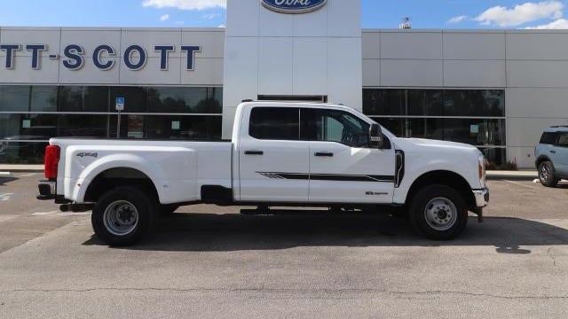 2025 Ford F-350 Super Duty Platinum