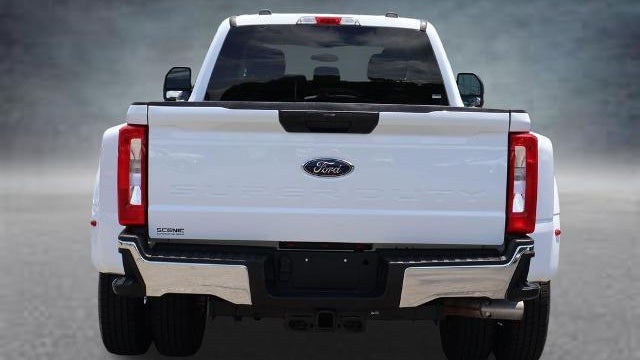 2025 Ford F-350 Super Duty Platinum