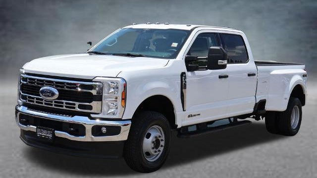 2025 Ford F-350 Super Duty Platinum
