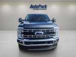 2025 F-350 Super Duty Thumbnail 3