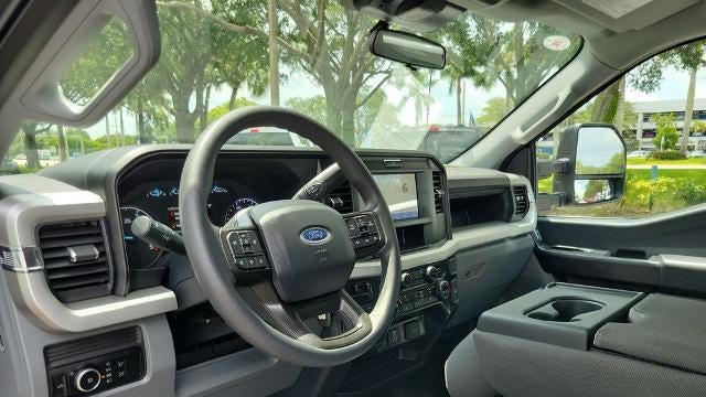 2025 Ford F-350 Super Duty XLT