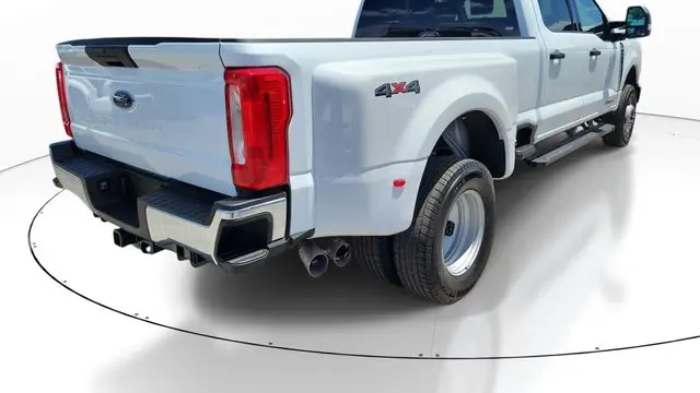 2026 Ford F-350 Super Duty XLT