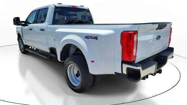 2026 Ford F-350 Super Duty XLT