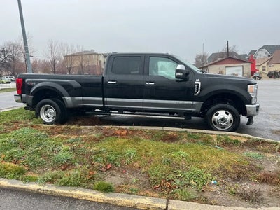2022 Ford F-350 Super Duty 4X4 Lariat 4DR Crew Cab 8 FT. LB DRW Pickup