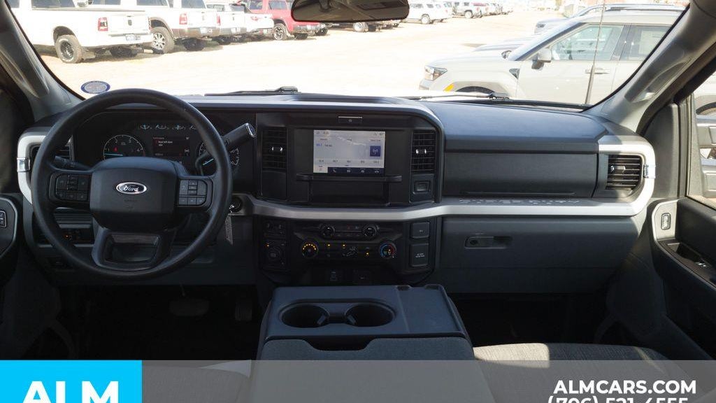 2025 Ford F-350 Super Duty XLT