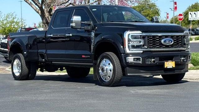 2023 Ford F-450 Super Duty XLT