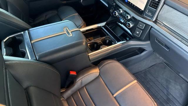 2023 Ford F-450 Super Duty XLT