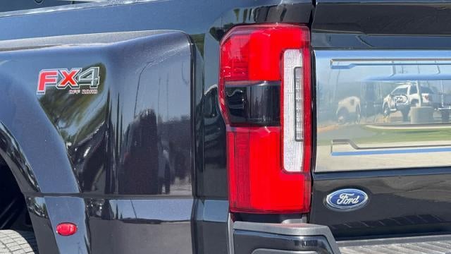 2023 Ford F-450 Super Duty XLT