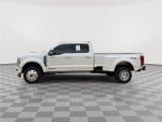 2025 F-450 Super Duty Thumbnail 2