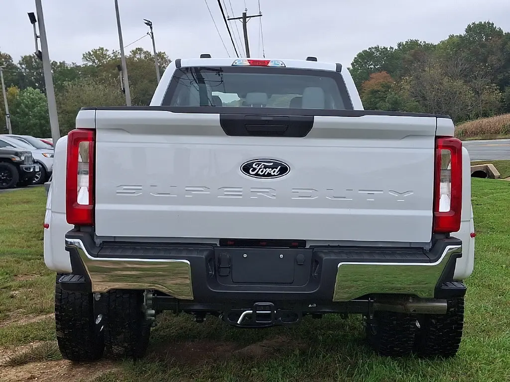 2027 Ford F-450 - $72,200