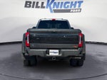 2025 F-450 Super Duty Thumbnail 4